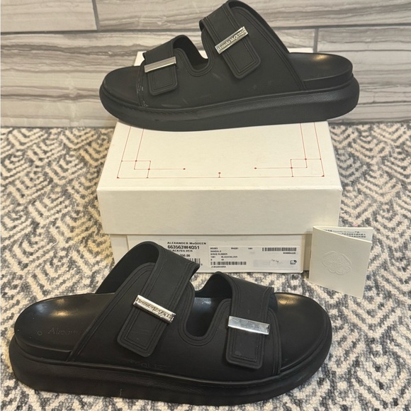 Alexander McQueen (Men’s) Hybrid Rubber sandals - Picture 6 of 15